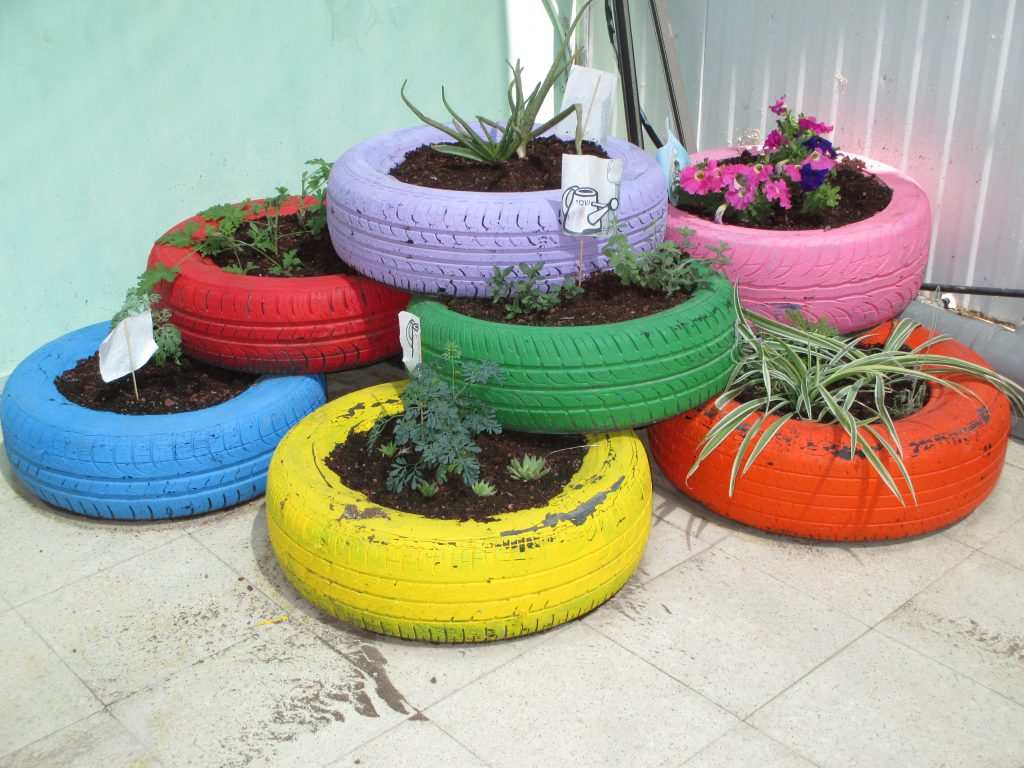 Colorful ways to recycle and grow